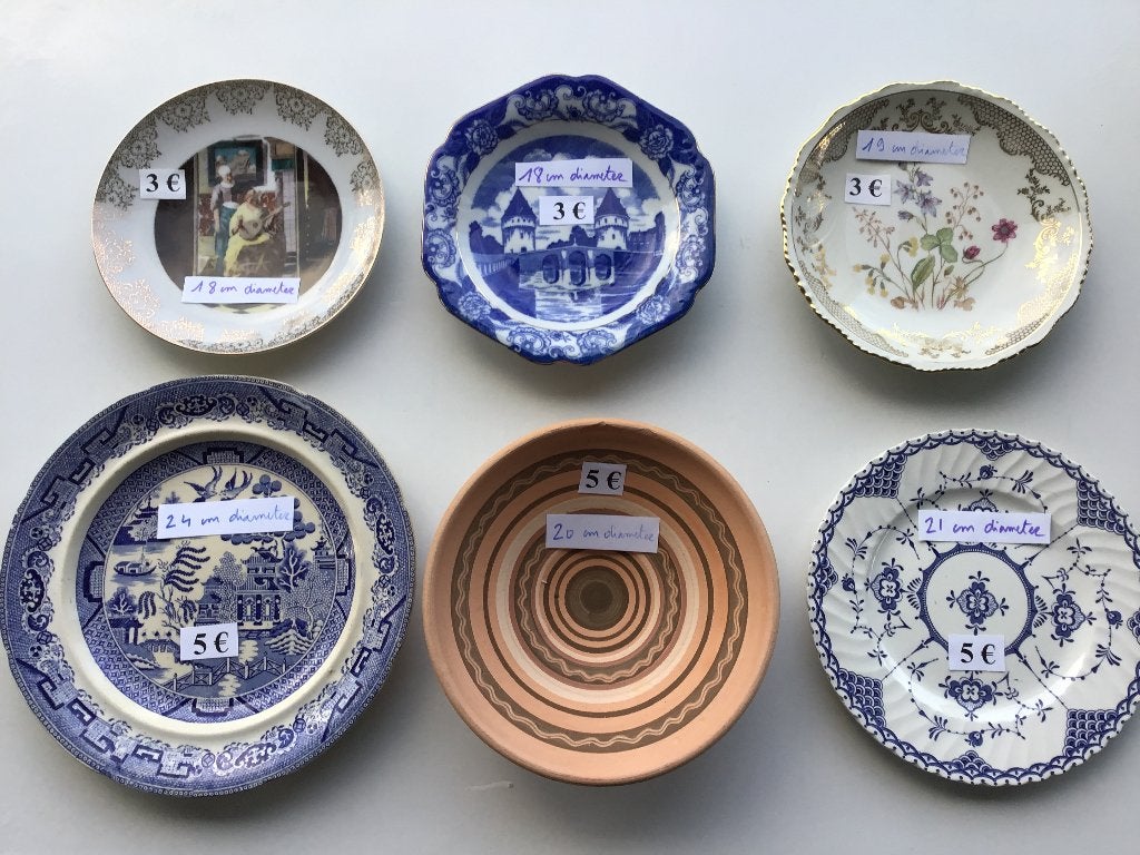 12 speciale bordjes in perfecte staat, Antiek en Kunst, Curiosa en Brocante, Ophalen of Verzenden