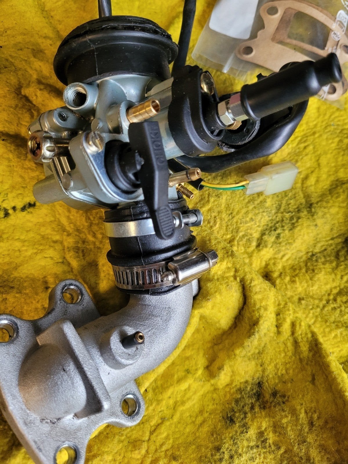 Carbu 17.5 et pipe peugeot 2T, Enlèvement ou Envoi, Carburateur, Peugeot