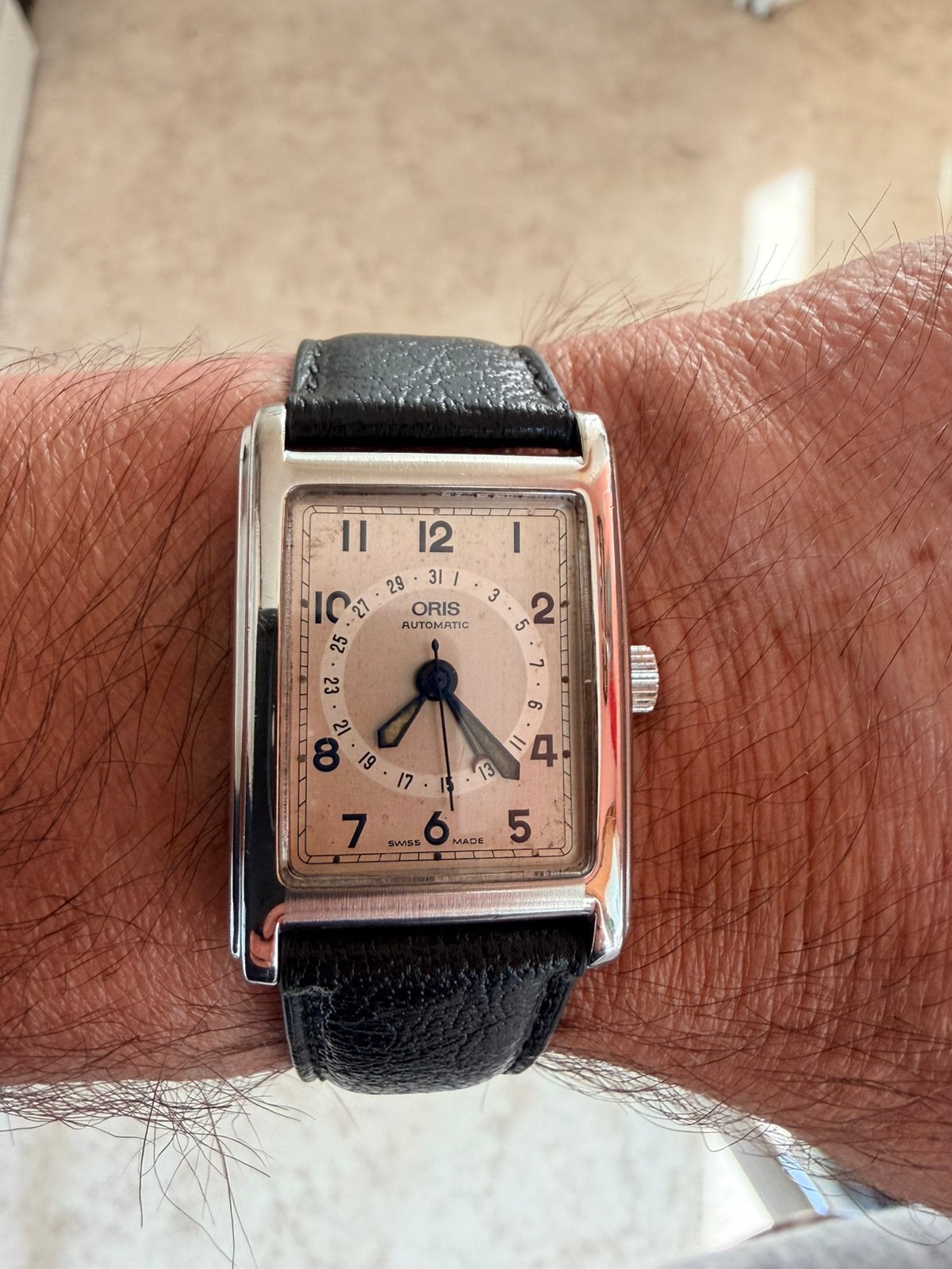 Oris Pointer Date Automatique Très bel état, Bijoux, Sacs & Beauté, Montres | Hommes, Enlèvement ou Envoi, Comme neuf, Acier, Cuir