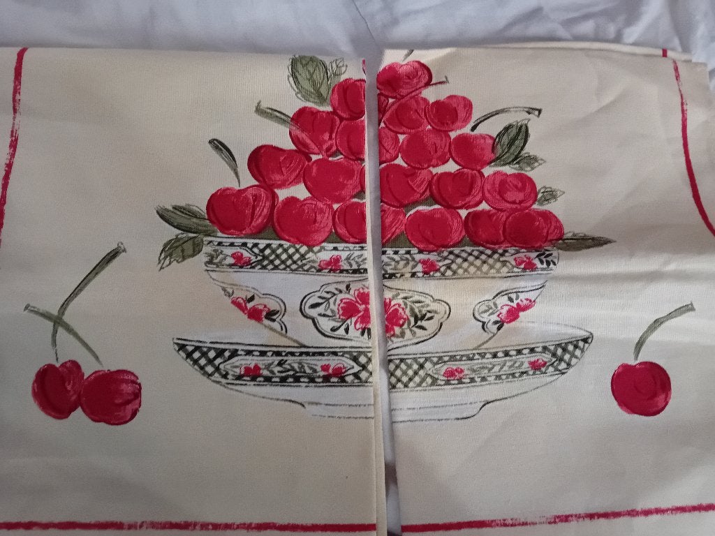 Petite Nappe ancienne en coton lin motifs cerises, Maison & Meubles, Nappes, Nappe, Enlèvement, Lavable, Coton