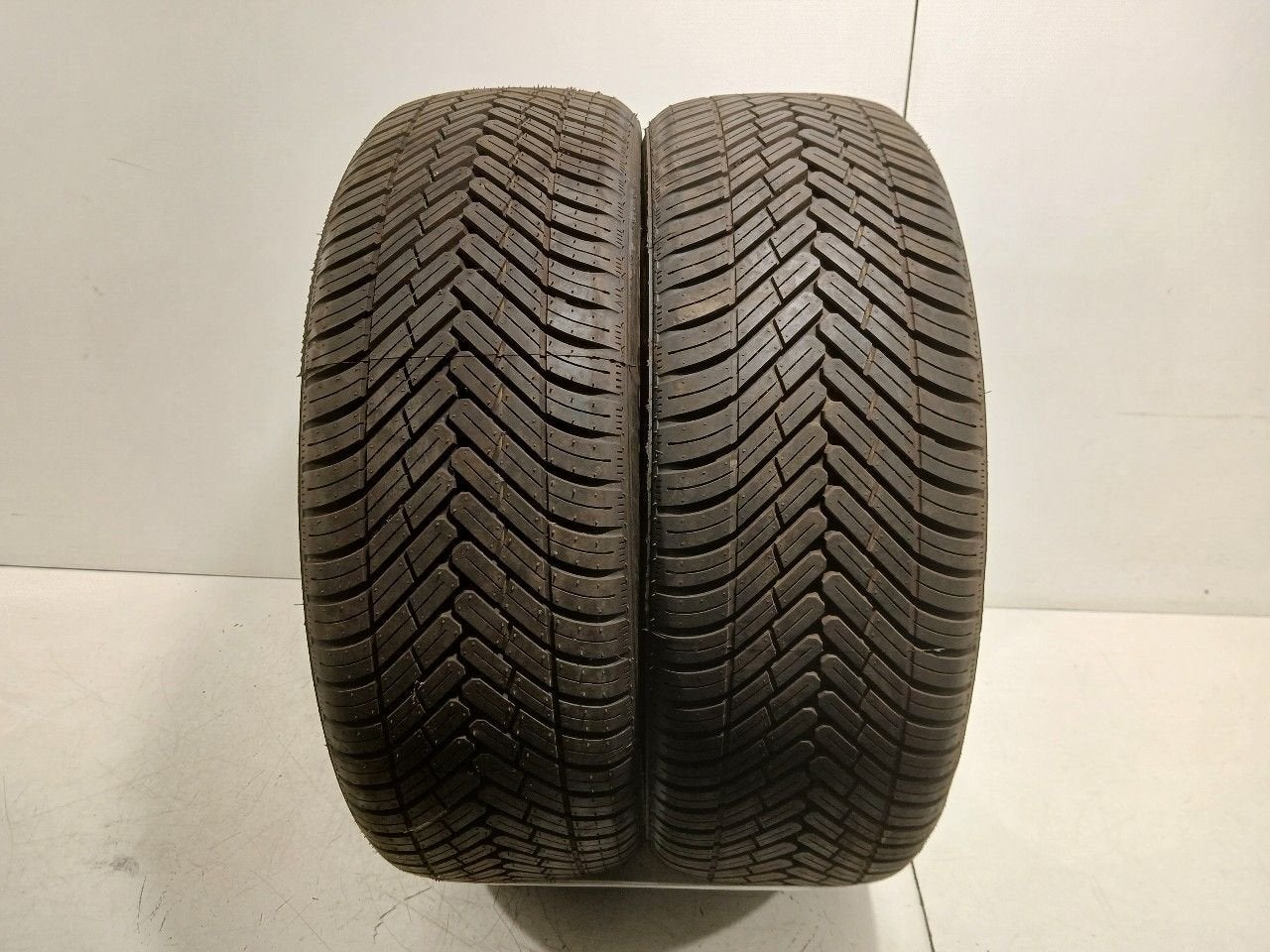 Bandenset 2 stuks 4-Seizoenen 195 55 R16, Auto-onderdelen, Onderdelen@venauto.nl, Van der Ven Autorecycling B.V., Gebruikt, Ettenseweg 76, 4706 PB Roosendaal, The Netherlands