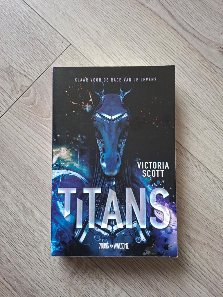 Victoria Scott - Titans, Livres, Livres pour enfants | Jeunesse | 13 ans et plus, Enlèvement ou Envoi