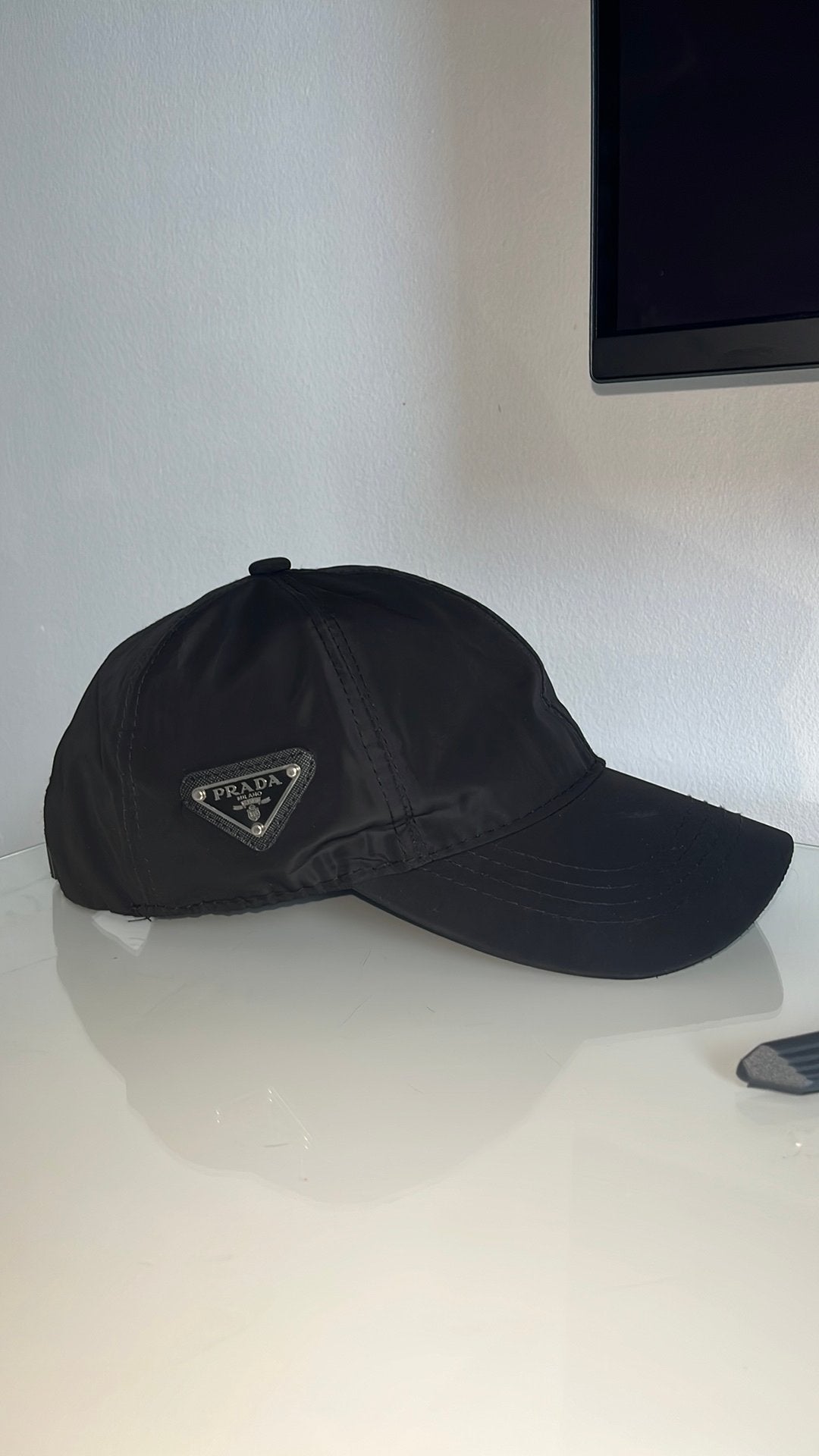 Prada pet, Ophalen, Nieuw