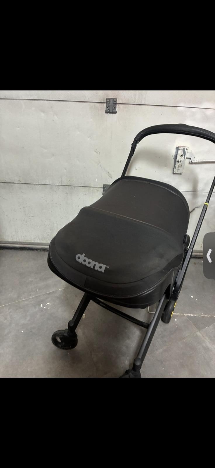 poussette Doona en très bon état, Enlèvement, Comme neuf, Autres marques