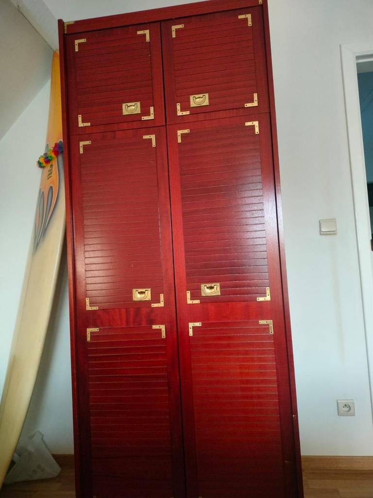 Kleerkast .9, Ophalen