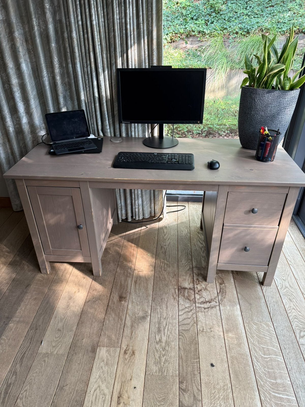 Ikea bureau, Enlèvement, IKEA