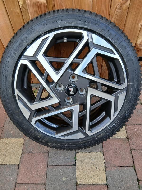 4 nouvelles jantes équipées de nouveaux pneus hiver, Ophalen, 215 mm, Banden en Velgen, Nieuw