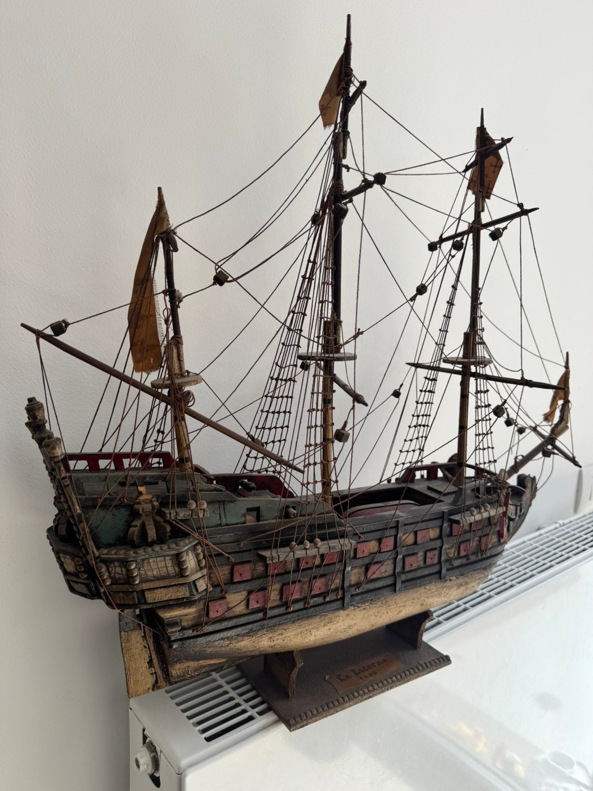 La Licorne 1690 jaar hand gemaakt boot, Ophalen