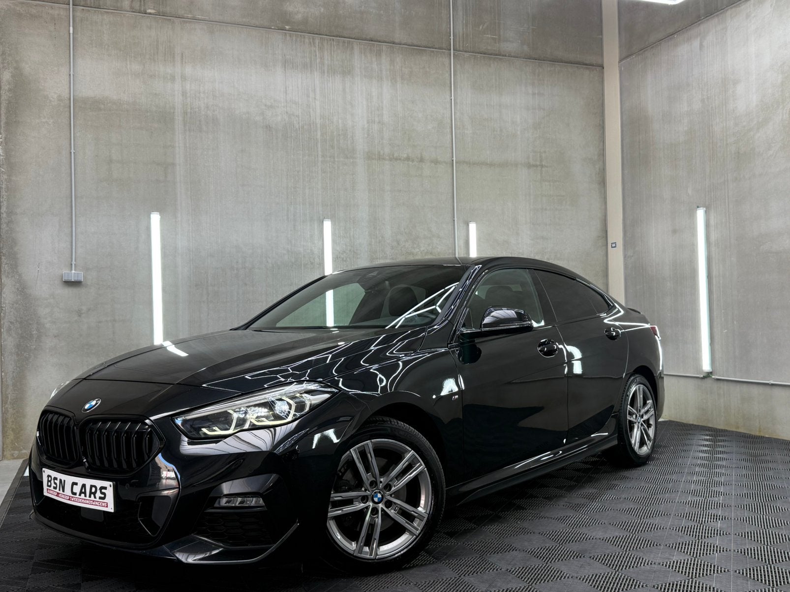 BMW 218i/MPACKET/CARPLAY/1EIGENAAR/GARANTIE, 100 kW, Essai à domicile, Achat, Entreprise