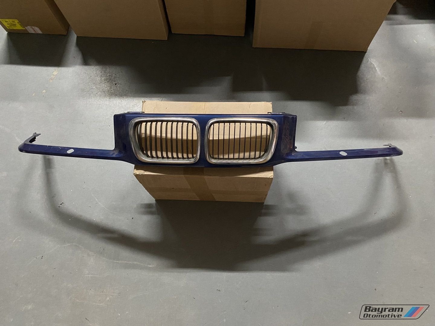 Bmw E36 grillehouder met sproeier gaten coupe cabrio 3-serie, Ophalen, Gebruikt, -, -