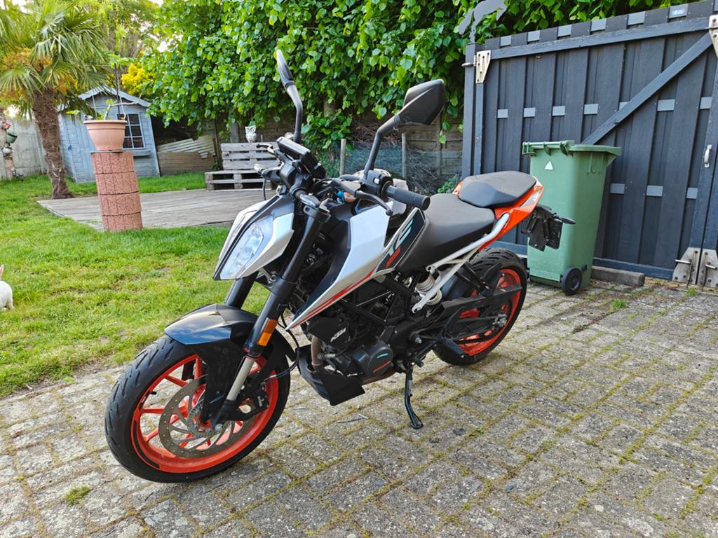 KTM Duke 125 – Zo goed als nieuw + volledige uitrusting!, Motoren, Motoren | KTM, Particulier, Nieuw