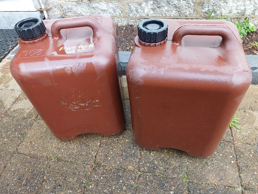 Lot de 2 jerricanes de 20 L, Caravanes & Camping, Enlèvement, Utilisé