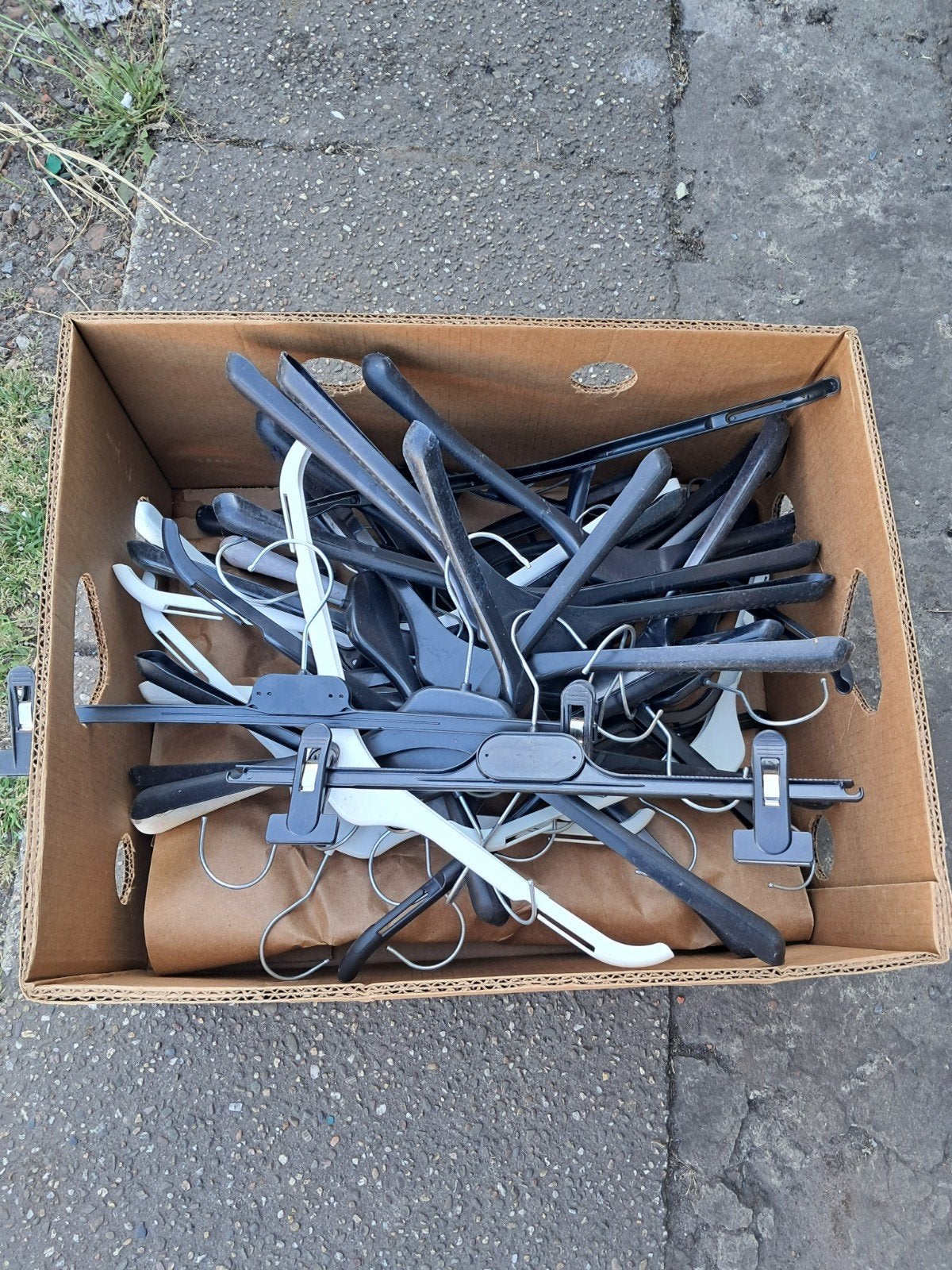 kleerhangers  nog goed  een  doos, Ophalen