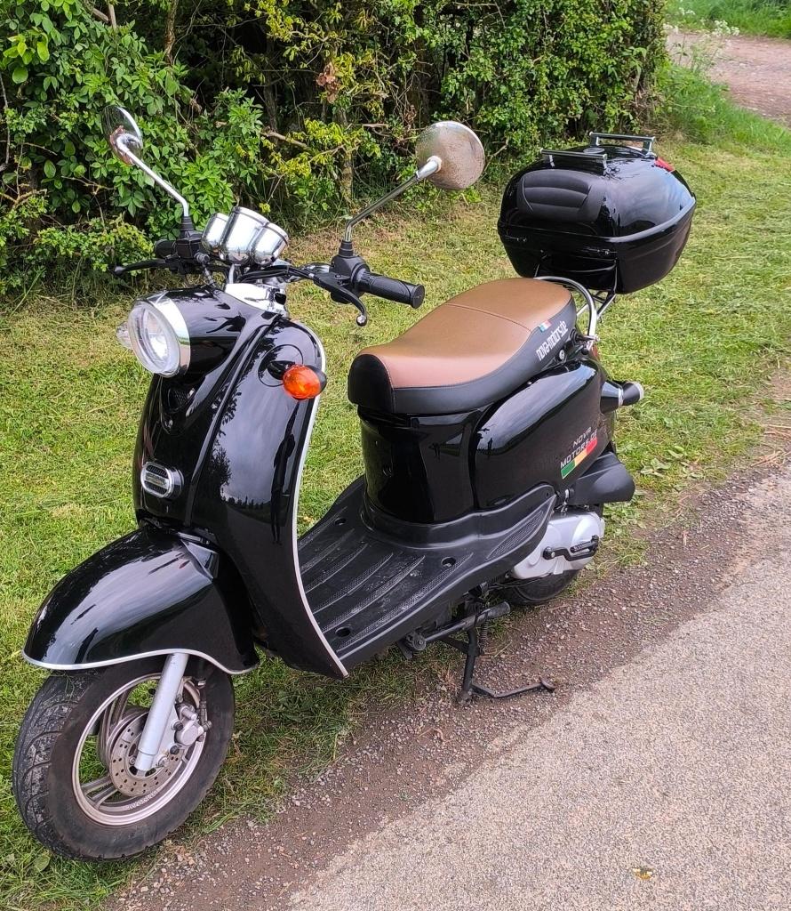 Nova Motors Retro Star 50, Nova Motors, Comme neuf, Classe B (45 km/h), Enlèvement
