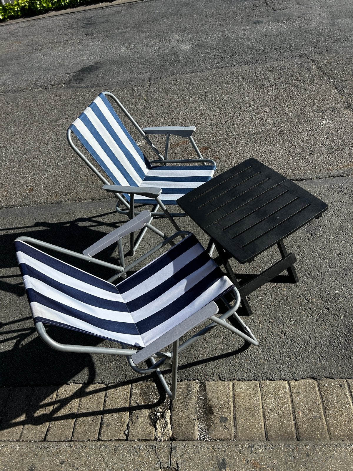 Table et deux chaises pliable, Enlèvement ou Envoi, Comme neuf