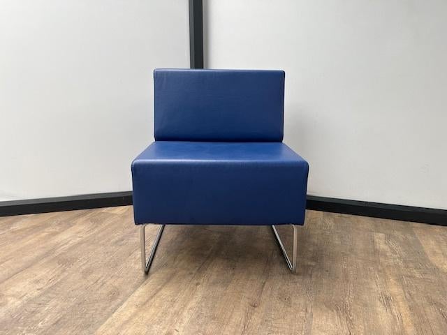 Blauw bankje Pedrali, Ophalen