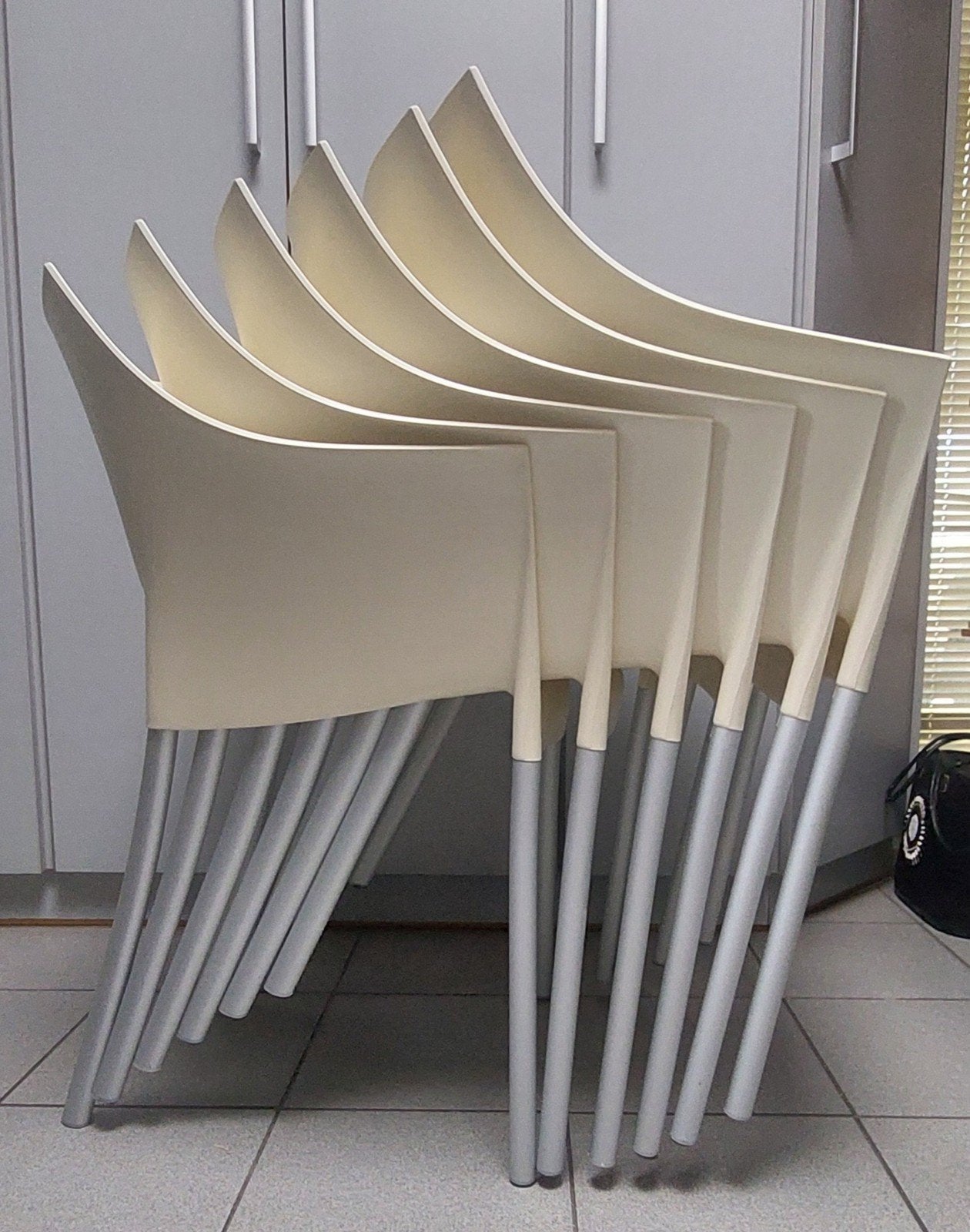 Philippe Stark stoelen (6), Ophalen