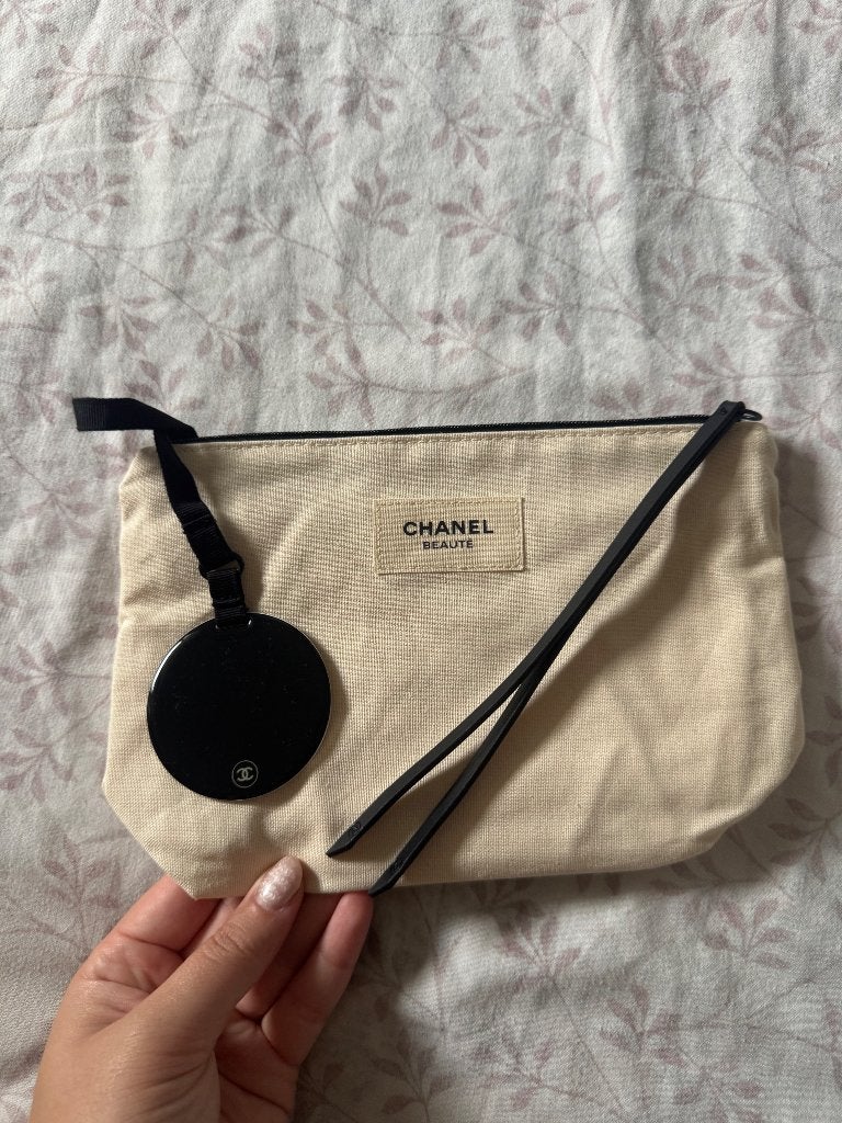 Chanel make up pouch, Enlèvement ou Envoi, Neuf, Beige