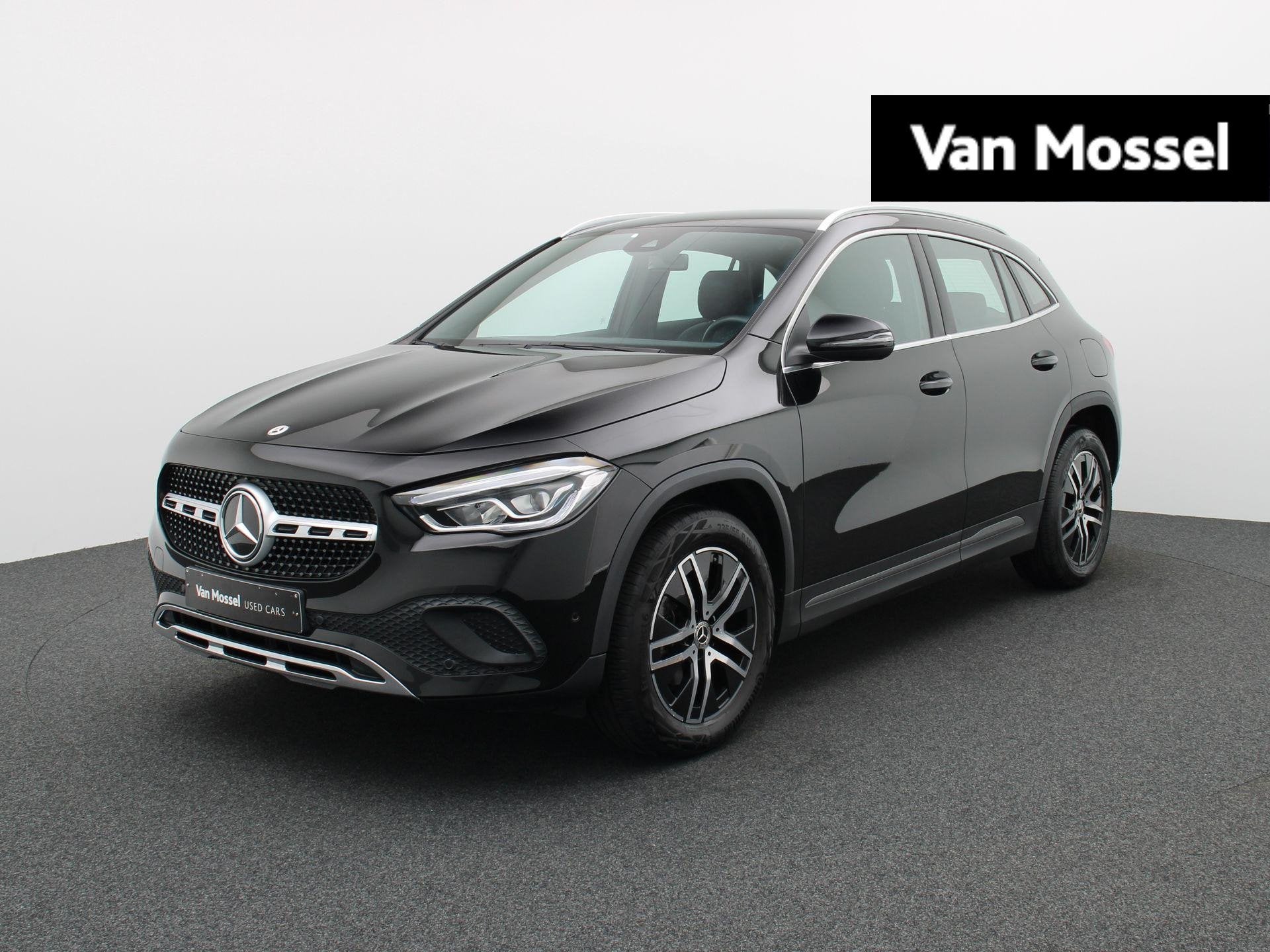 Mercedes-Benz GLA 180 Business Line + TREKHAAK + CAMERA + LE, Auto's, Mercedes-Benz, Dealer onderhouden, Stof, Gebruikt, 4 cilinders