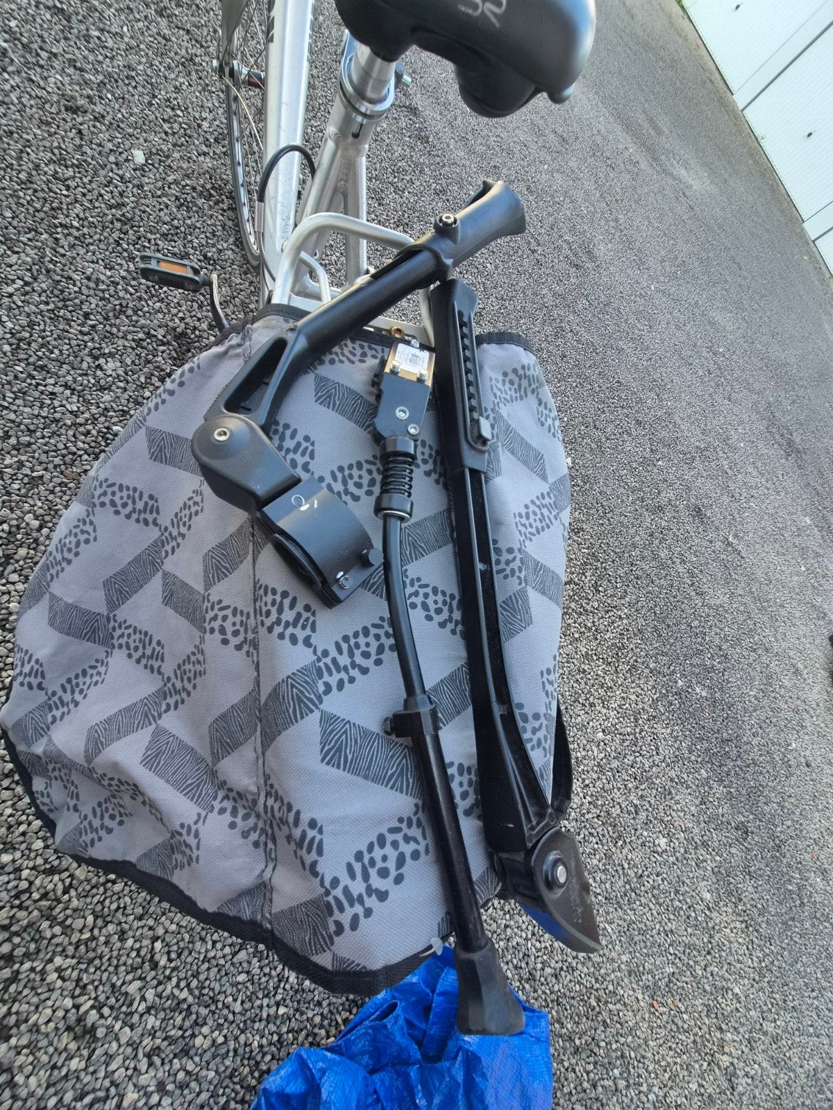 pikkel, Fietsen en Brommers, Ophalen