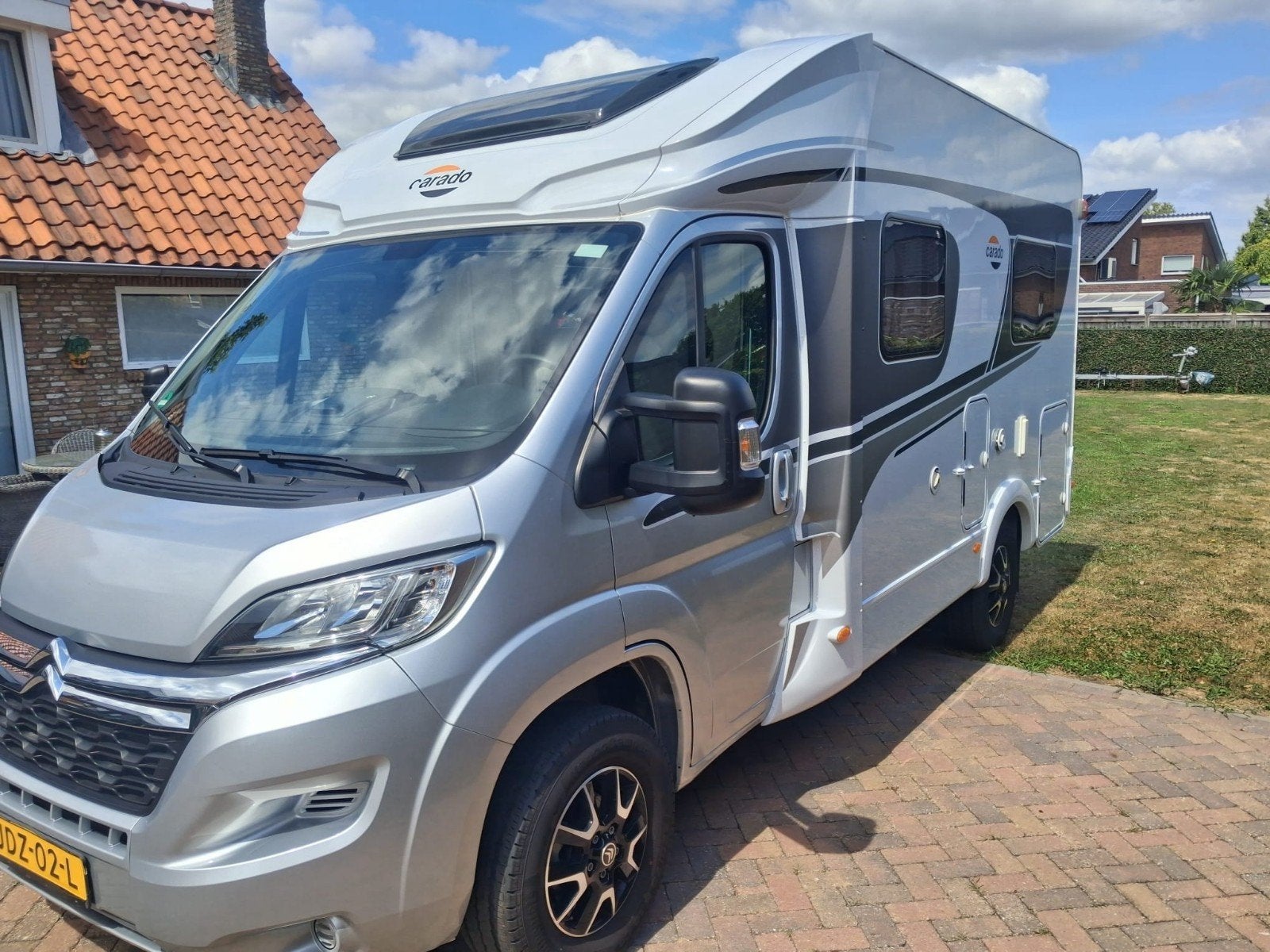 mobilhome carado Hymer in nieuwstaat 27000 km, Ringverwarming, Koelkast, Diesel, Particulier