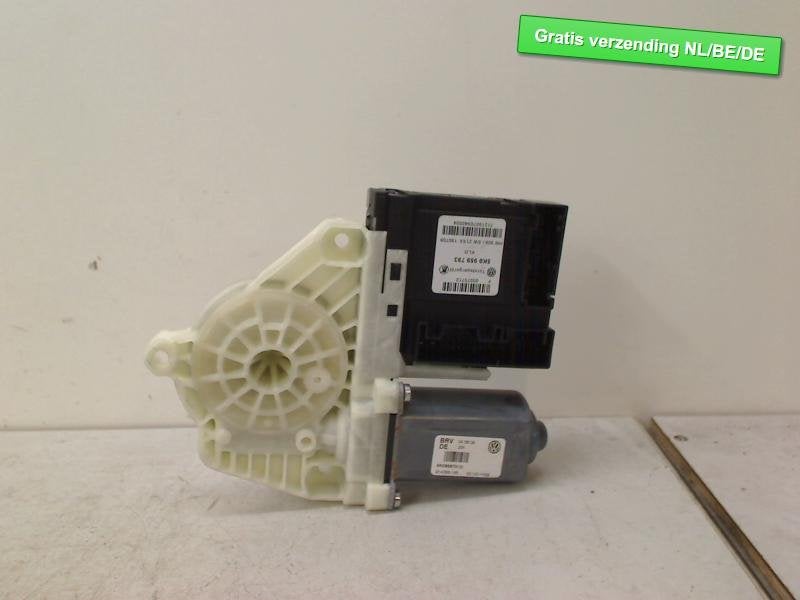MOTEUR LEVE VITRE ELECTRIQUE AVANT GAUCHE Golf VI (5K1), Volkswagen, Volkswagen AG, Utilisé, Kundenbetreuung@volkswagen.de