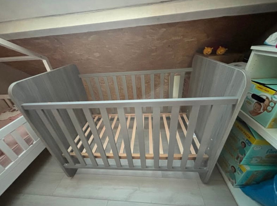 Babybedje/peuterbedje + aerosleep matras + topper en hoezen, Kinderen en Baby's, Ophalen, Gebruikt, Ledikant