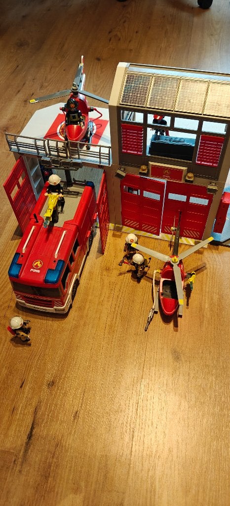 playmobil brandweerkazerne + brandweerwagen +, Comme neuf, Autres types, City action, Kit complet