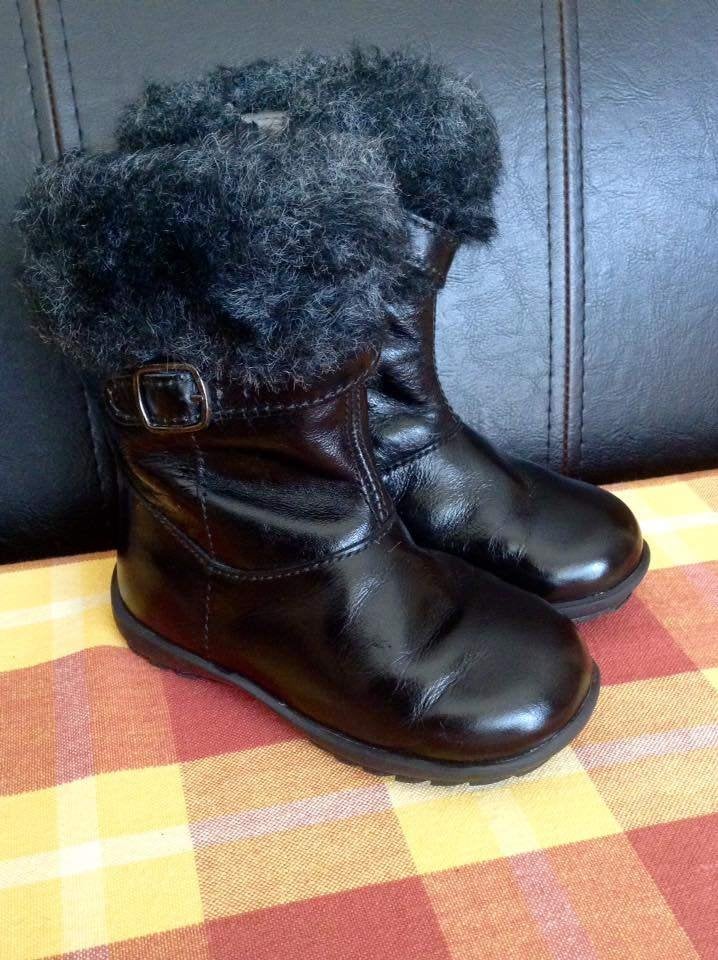 Kunstleren winterlaarsjes met bont — Maat 20, Kinderen en Baby's, Meisje, Laarsjes, Ophalen of Verzenden, Zo goed als nieuw