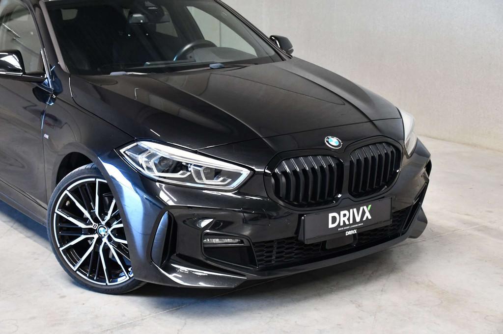 BMW 1 Serie 118 M-SPORT I FULL BLACK l NAVI L APPLE CARPLAY, 100 kW, Achat, 1295 kg, Entreprise