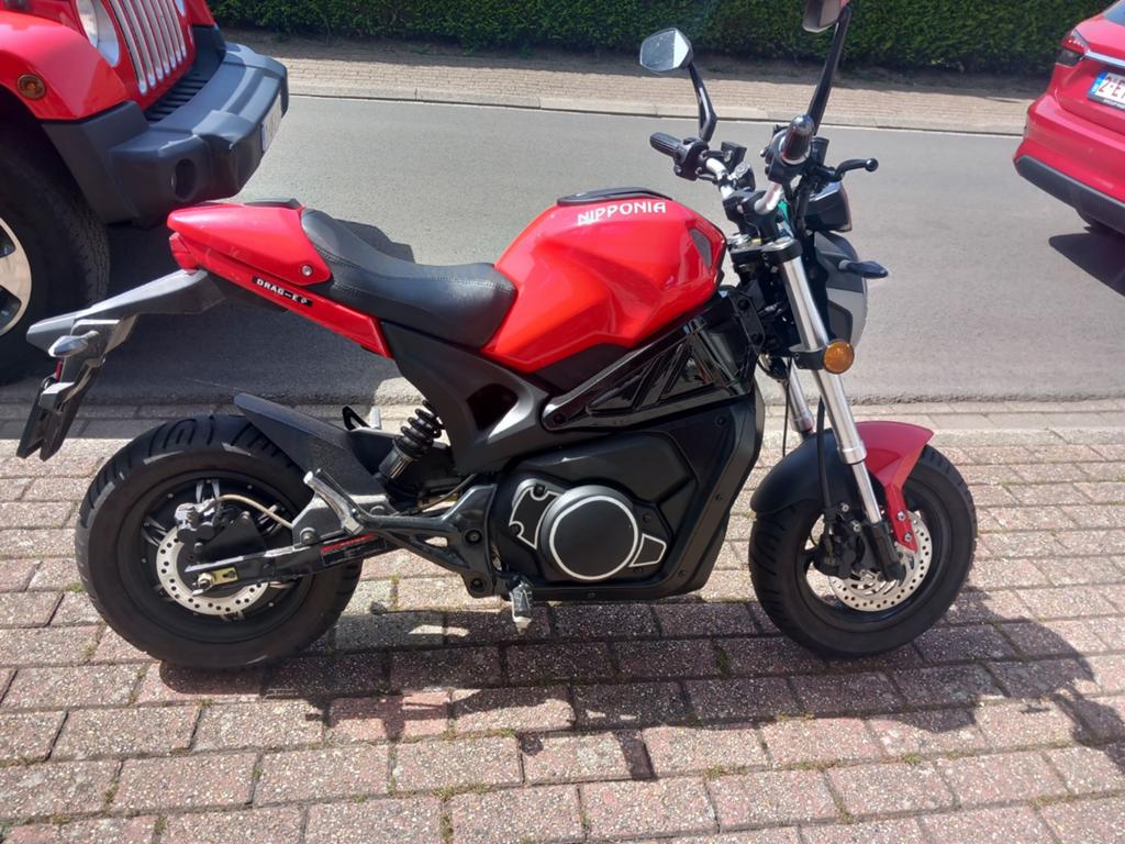Electrische brommer .yingang NIPPONIA met 700km bwj 2.2, Motoren, Nieuw, Particulier, 11 kW of minder, Naked bike