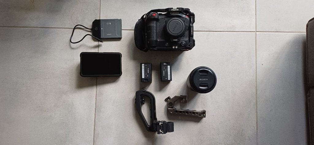 KIT COMPLET POUR CANON C70 !, Canon, Appareil photo, Enlèvement, Utilisé