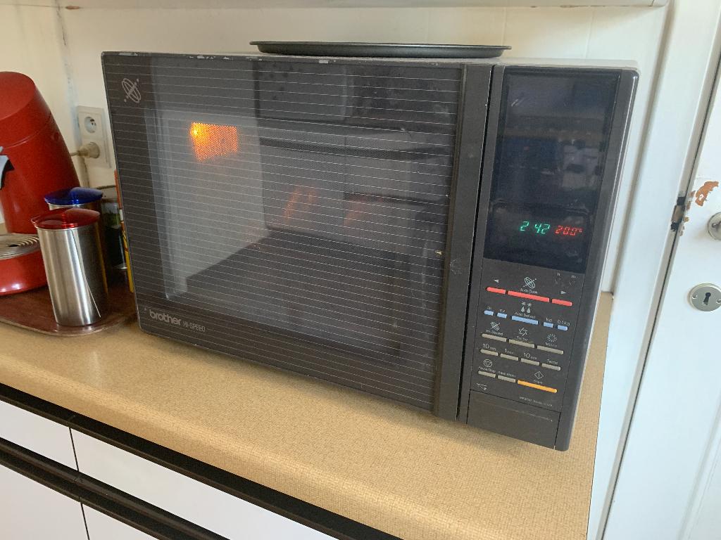 Brother vrijstaande combi magnetron hetelucht oven, Electroménager, Enlèvement, Utilisé, Air chaud, Four combiné