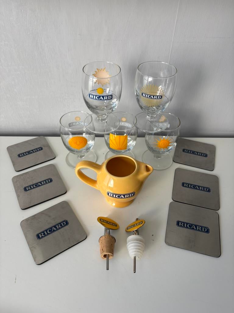 5 glazen, een karaf, 6 onderzetters en 2 RICARD-doseerders, Verzamelen, Ophalen of Verzenden, Zo goed als nieuw