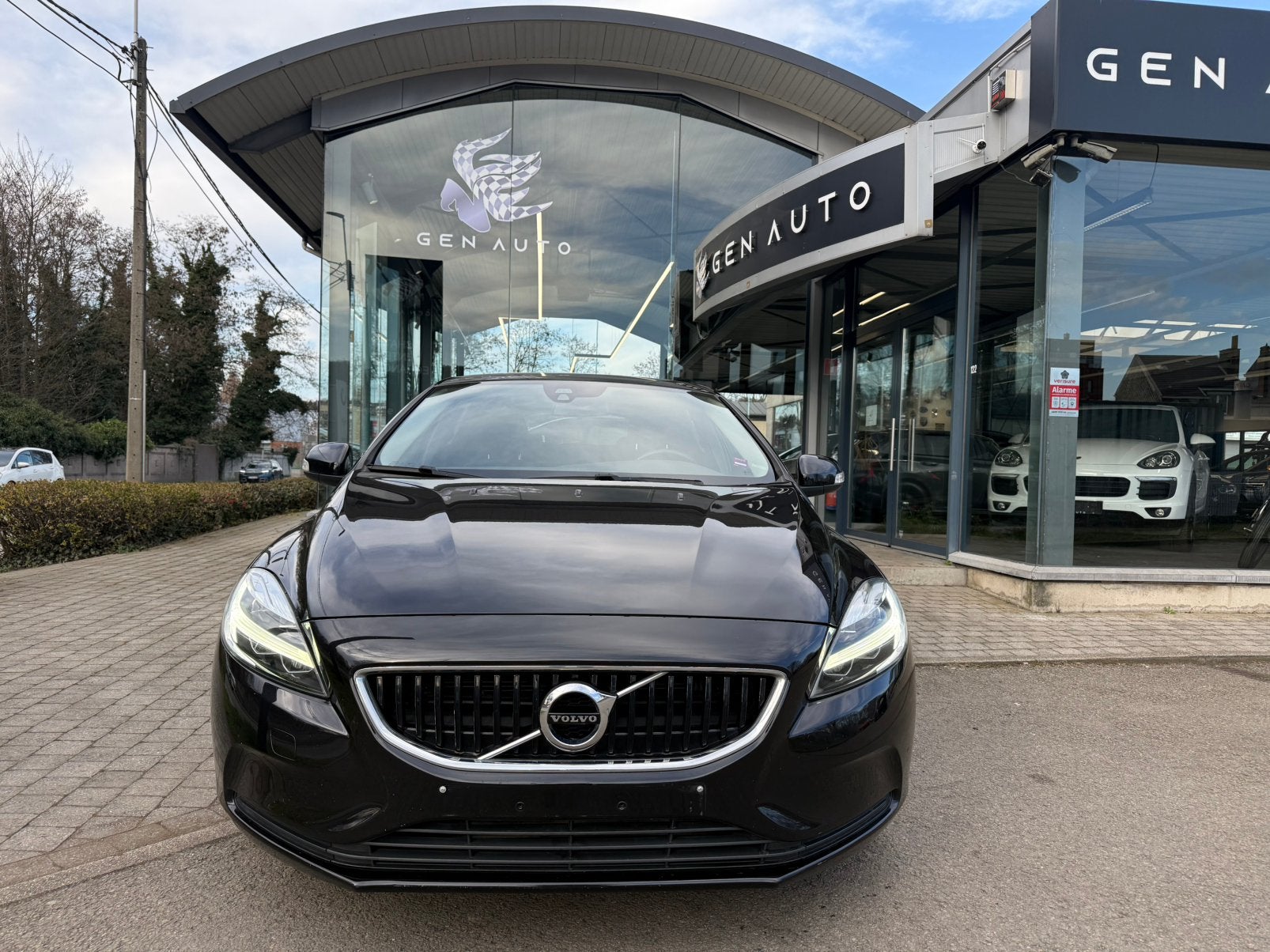 Volvo V40 V40 2.0 D2 Kinetic * 12 tot 36 MAANDEN GARANTIE*, Auto's, Volvo, Parkeersensor, Stof, 4 cilinders, 1969 cc