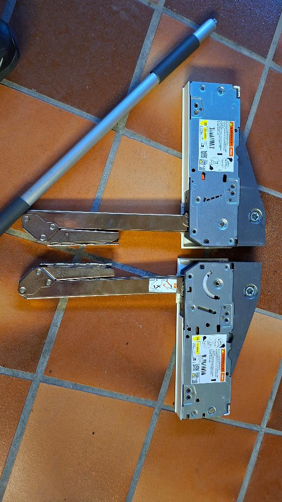 Klapdeur Blum Aventos HL, Comme neuf, Enlèvement, Autres types, Autres matériaux