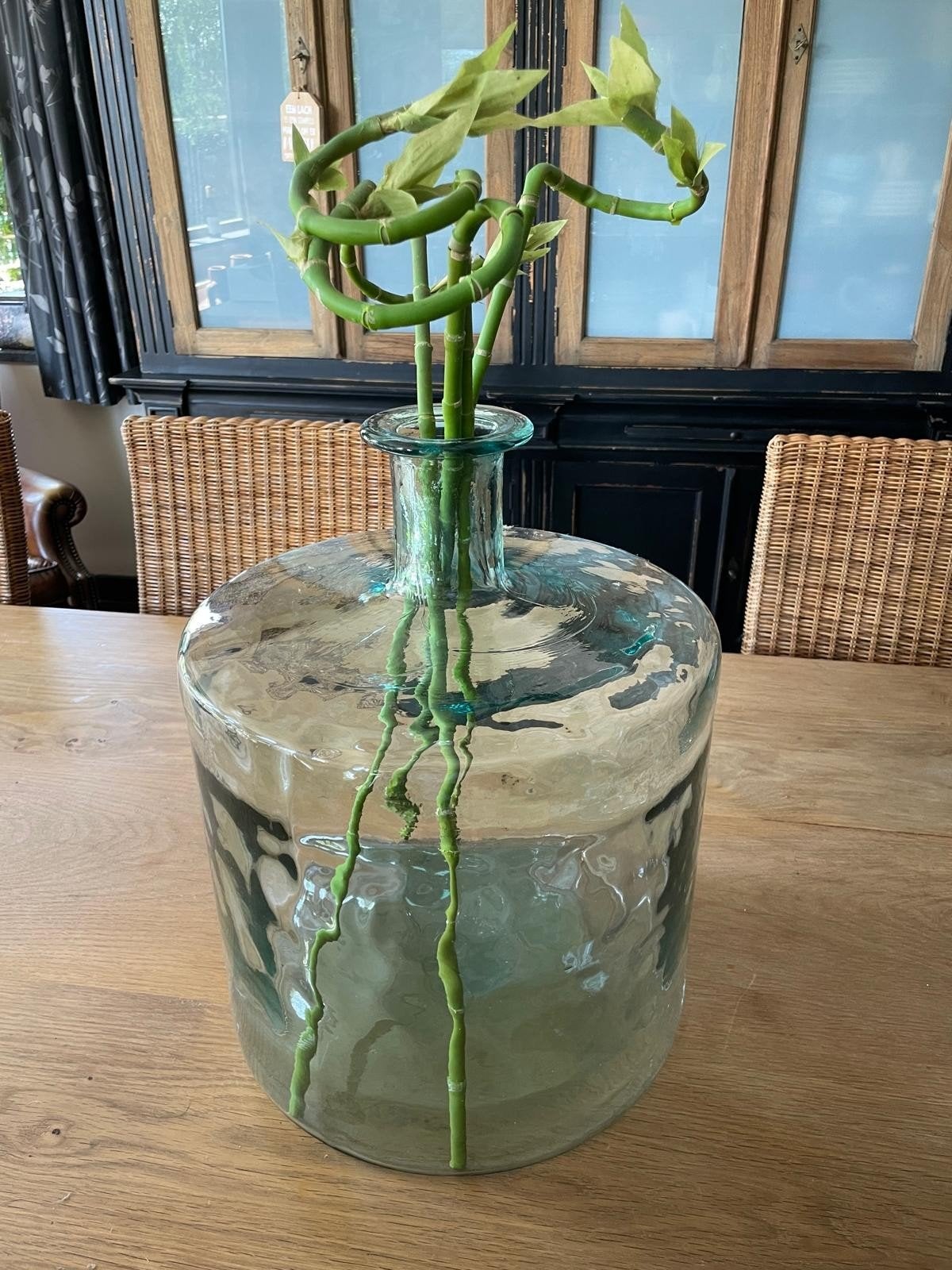 Heel mooie grote glazen flesvaas met kunstplant, Ophalen