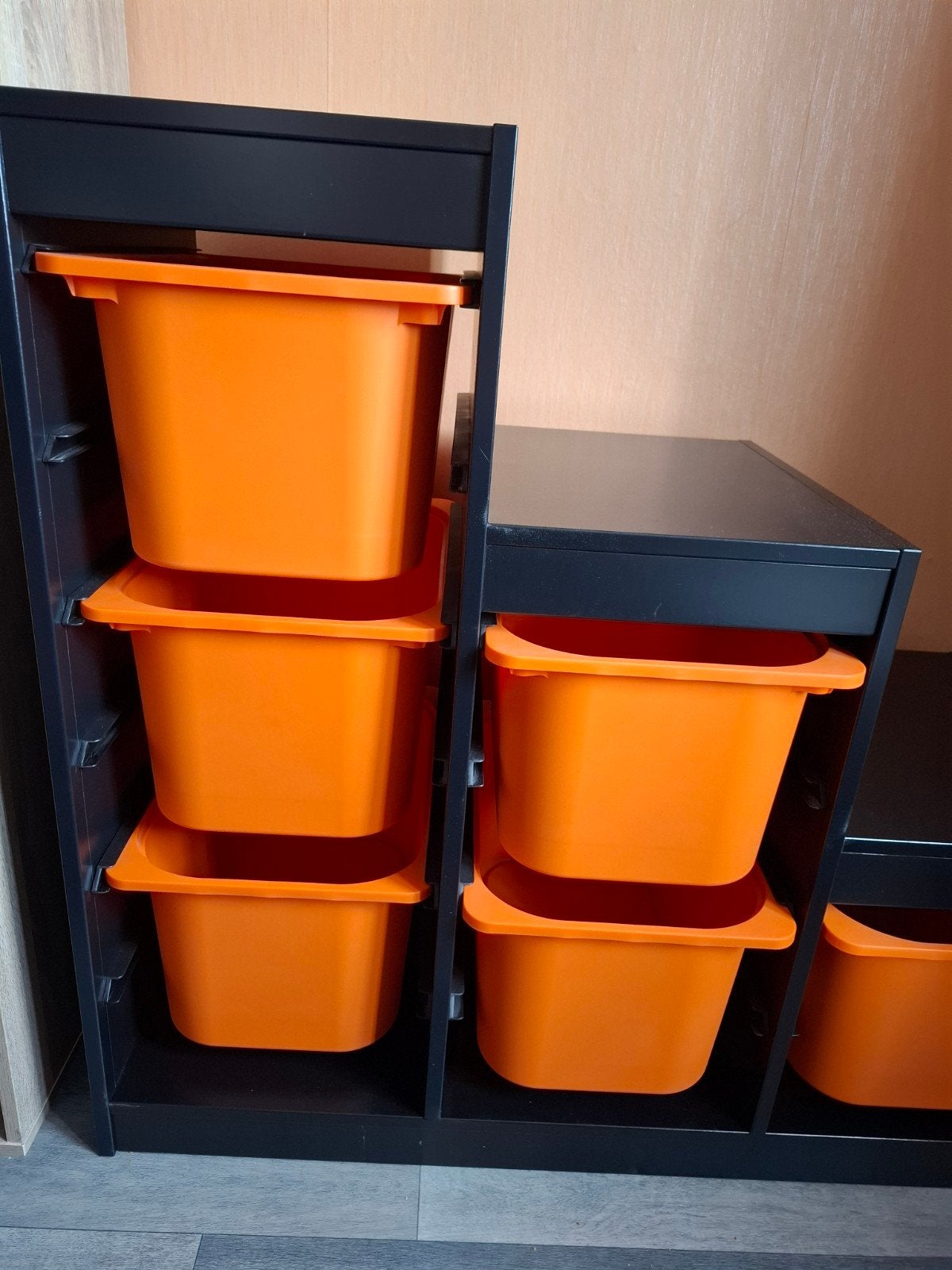 meuble de rangement avec bacs impeccable Vendu, Enlèvement