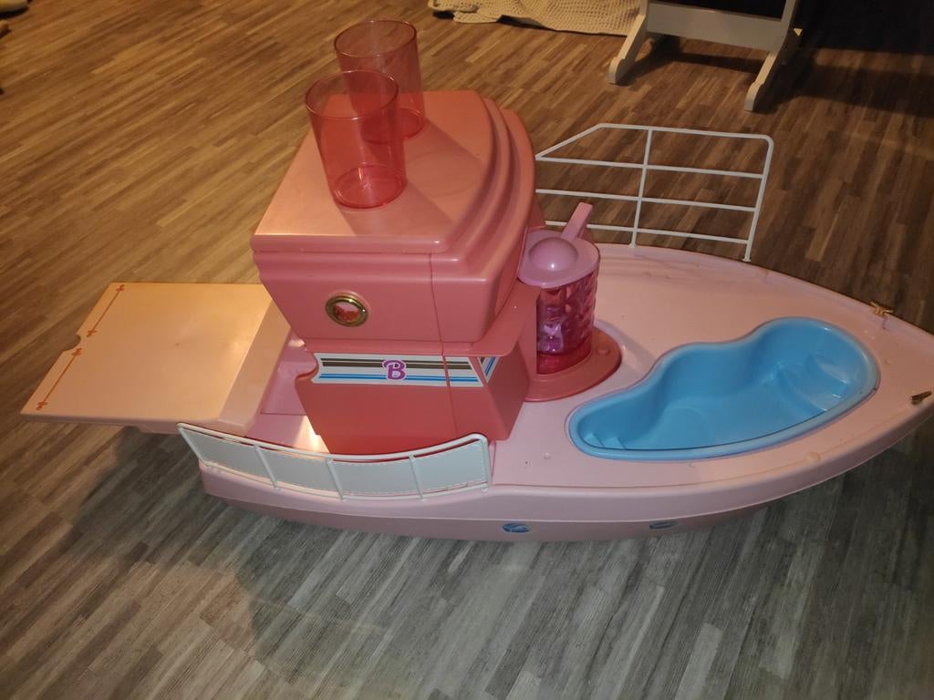 Barbie dream boat 1994, Enlèvement, Barbie