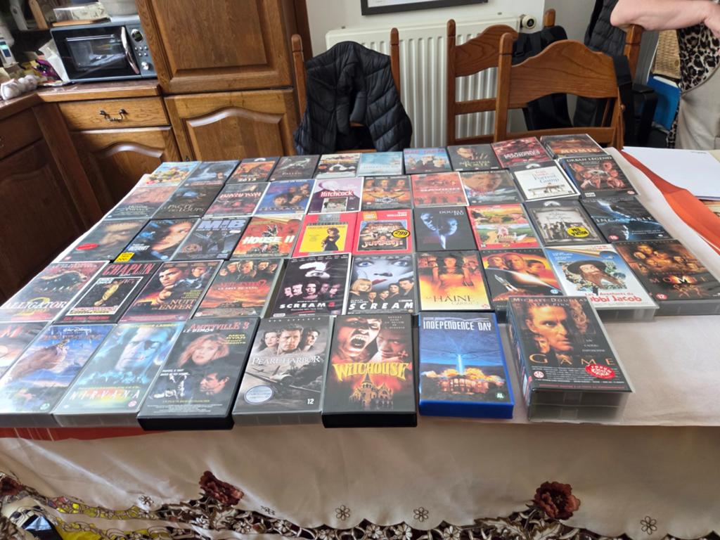 VHS 45 collectie, Ophalen