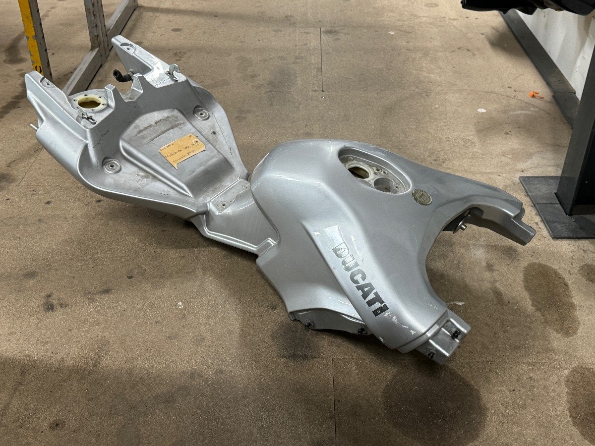 TANK Ducati Multistrada 1000 DS 2003-2004 (58610461a), Motoren, Dhr. S. di Majo, Gebruikt, Info@cama-motorparts.nl, P.J. Troelstraweg 8 8
3144 CX  MAASSLUIS, NL