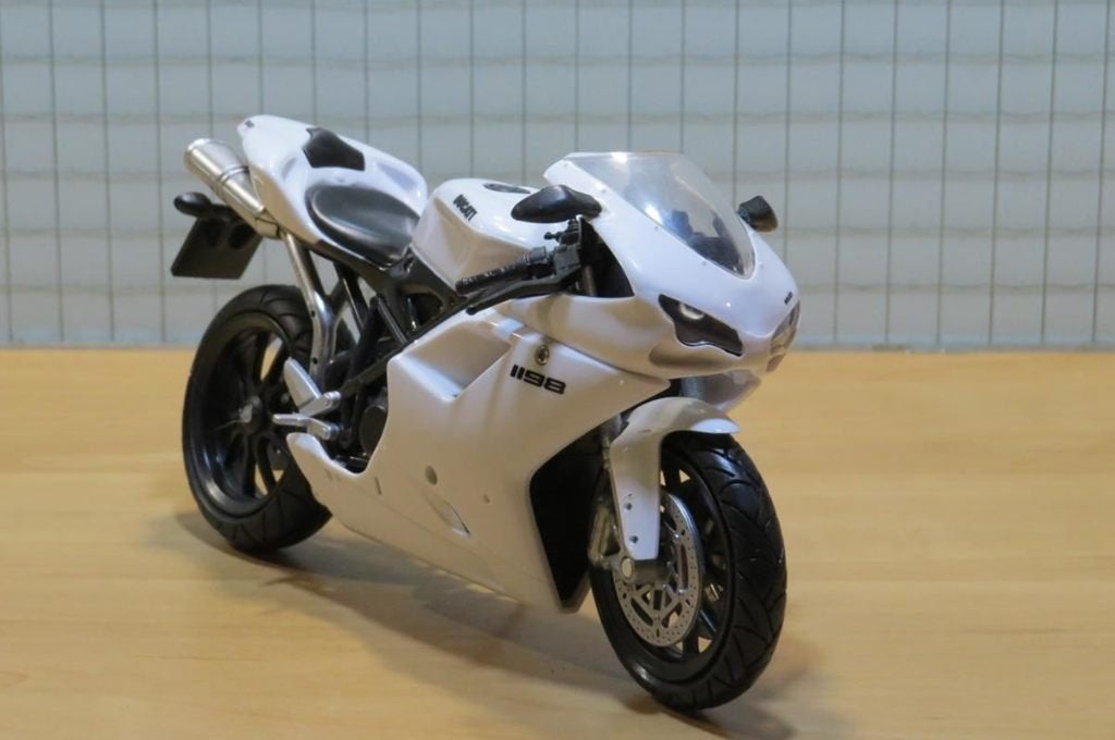 Ducati 1198 white 1:12 57143 2e ed., Ophalen of Verzenden, Nieuw, 1:9 t/m 1:12, Motor