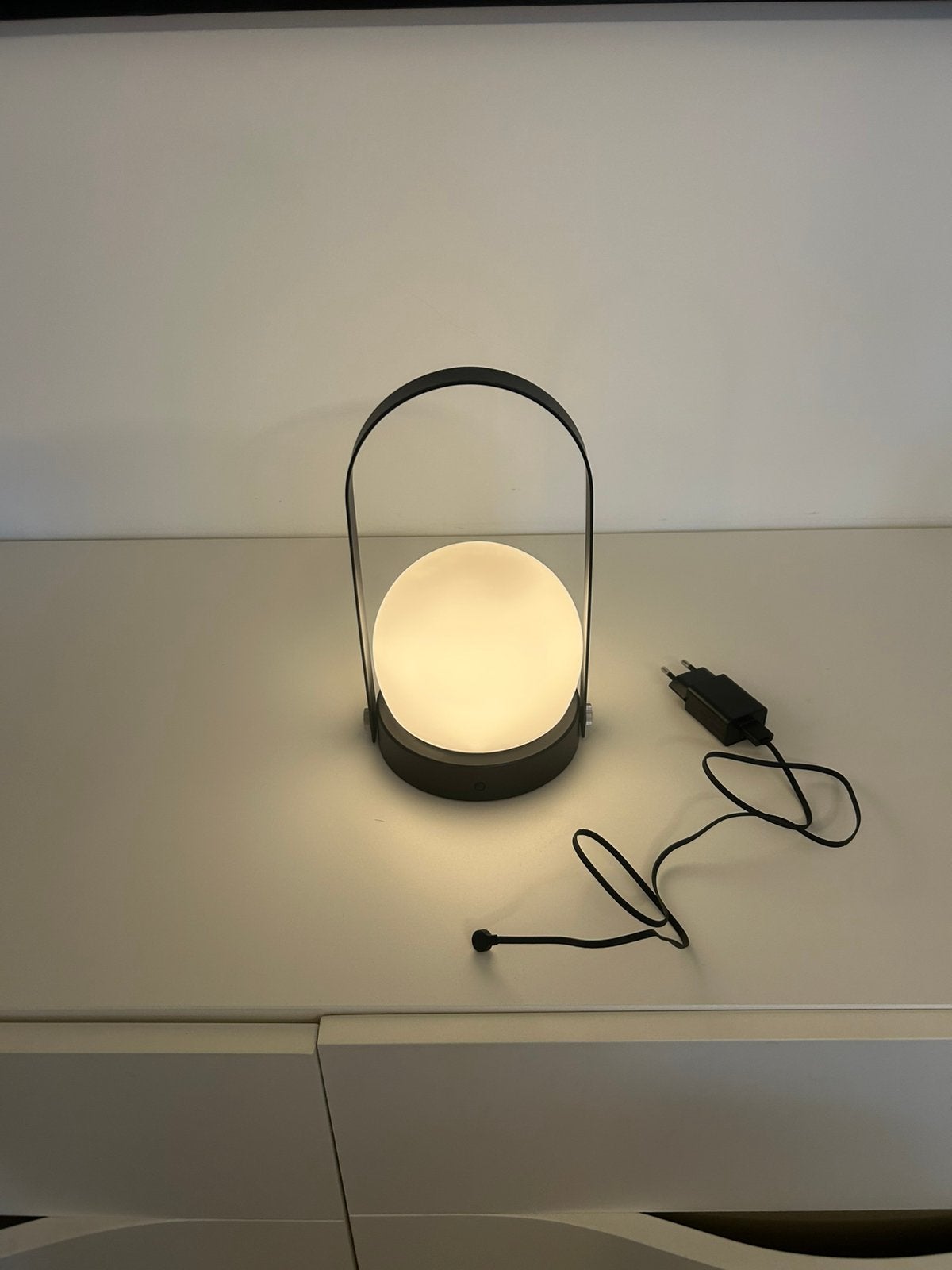 Lampe de table portable, Audo, Carrie TL, Neuf, 25 cm, Métal, Lampe d'appoint