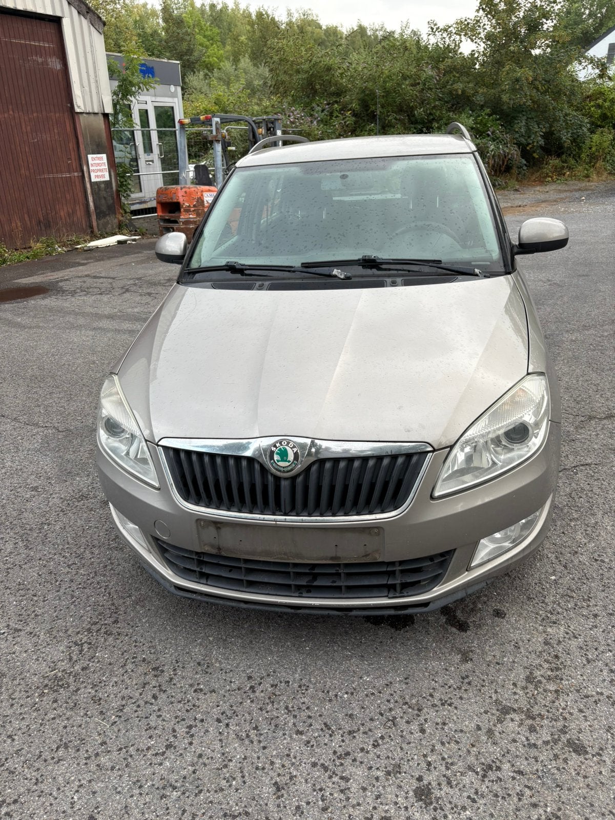 Skoda fabia 1.2tdi diesel 2011 avec 312.000km exportation, Autos, Skoda, Euro 5, Achat, Boîte manuelle, Particulier