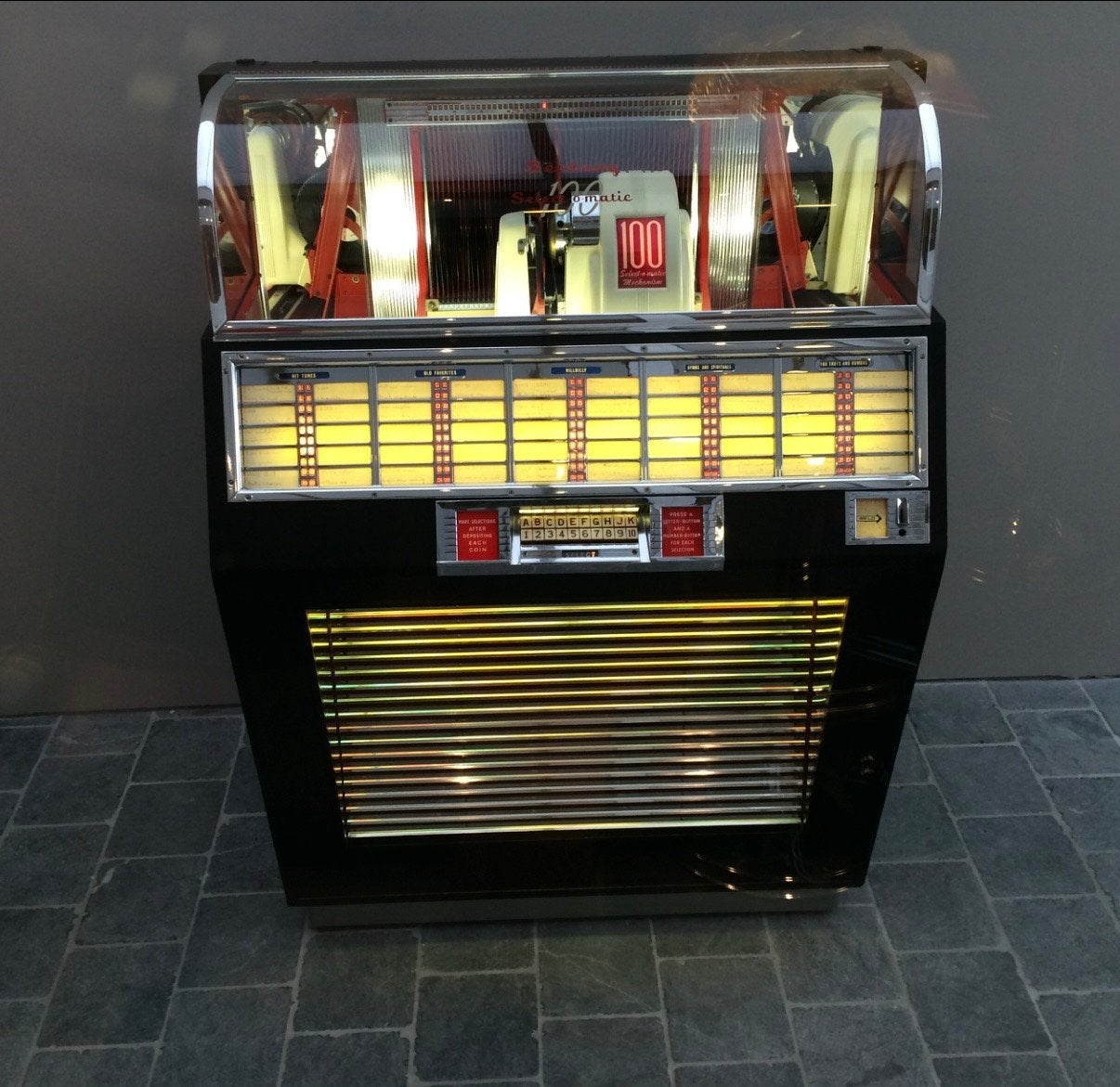 Seeburg m100, Ophalen, Zo goed als nieuw, Seeburg