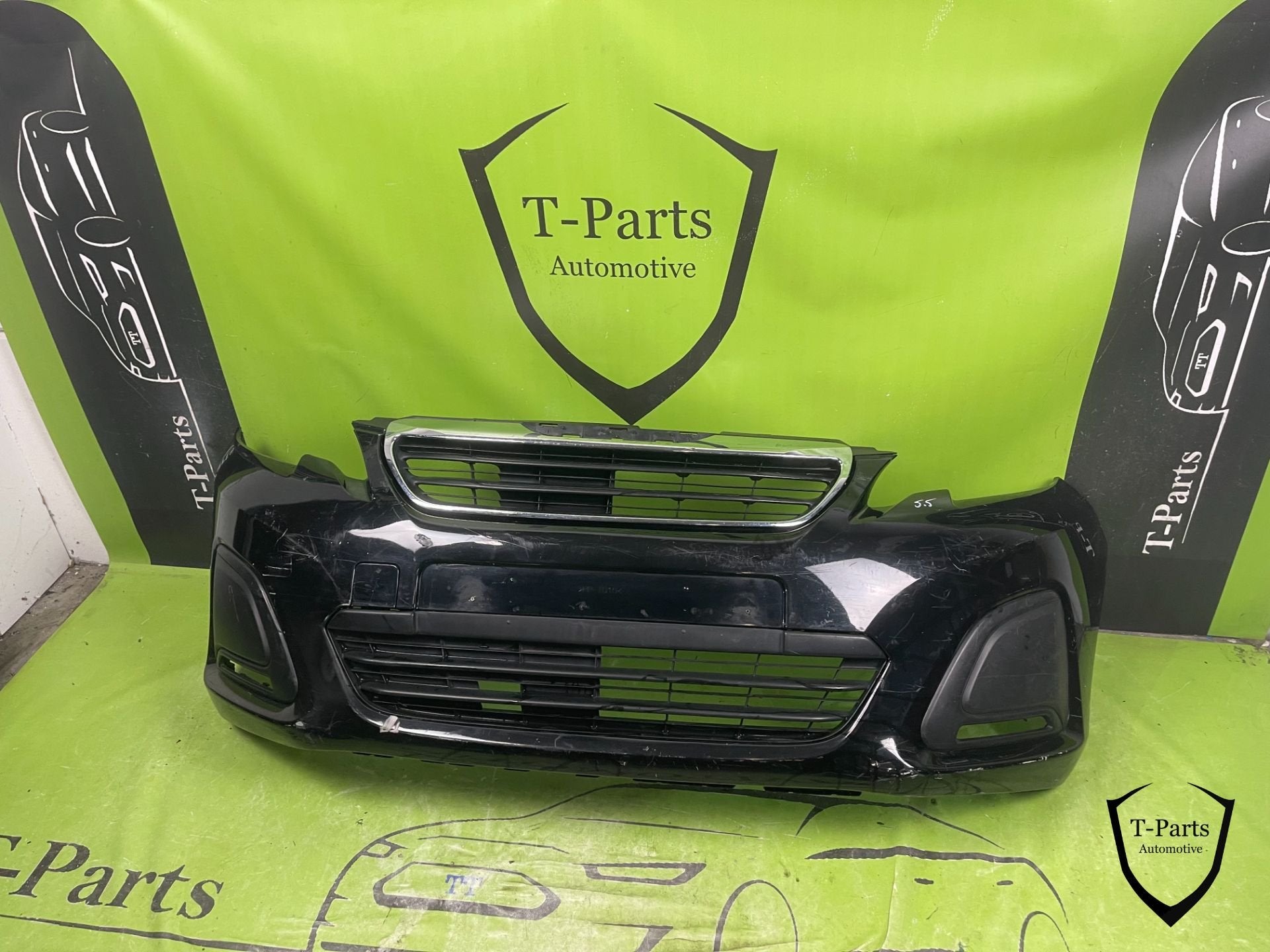 Peugeot 108 voorbumper bumper LED rooster 14+ grille 1612201, Auto-onderdelen, Taurusavenue 1
2132 LS  Hoofddorp, NL, Gebruikt