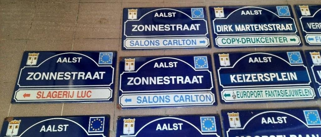 Lot van 14 Emaille straatnaamborden Aalst / Oilsjt jr 80/90, Antiek en Kunst, Ophalen