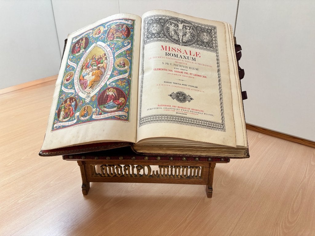 Missale romanum 1898 met staander, Ophalen