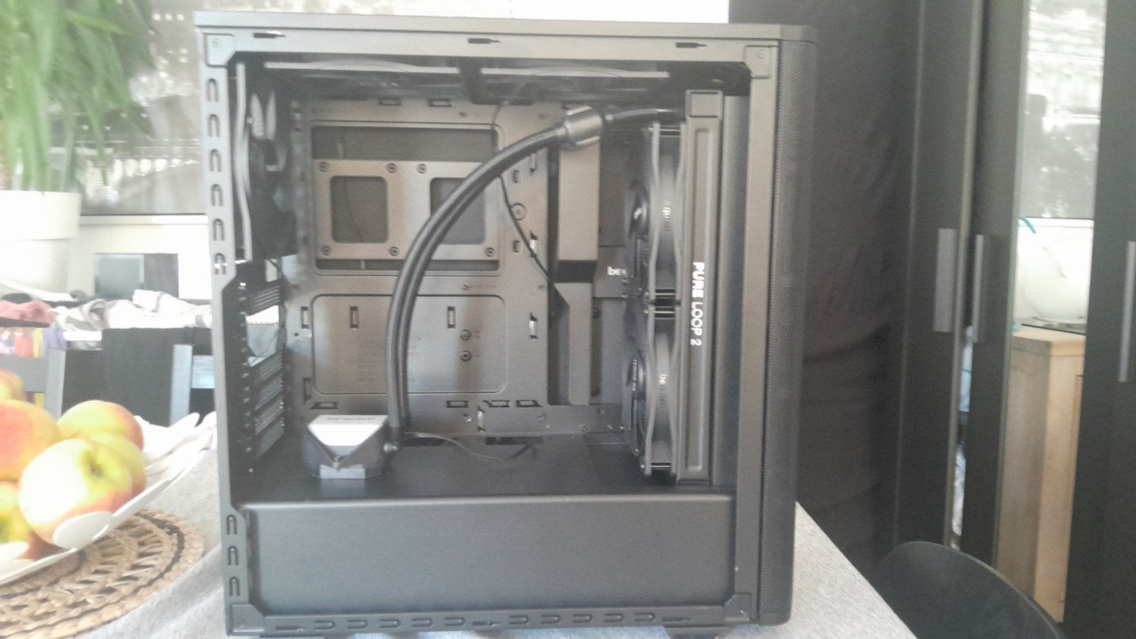 Be Quiet pc case met een Be Quiet 240mm aio, Ophalen, Zo goed als nieuw