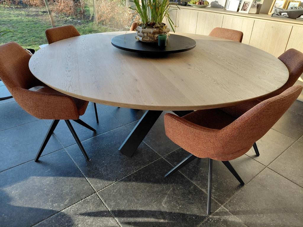 Eiken tafel, Enlèvement